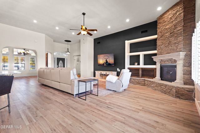 6054 VIA DE LOS ARBOLES, El Paso, TX 79932