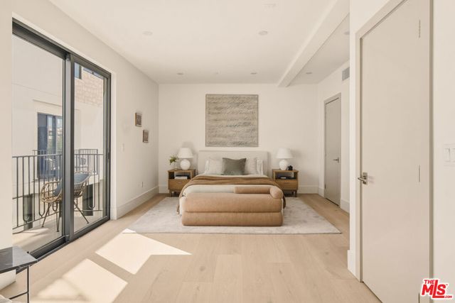 11967 Mayfield Ave 105, Los Angeles, CA 90049