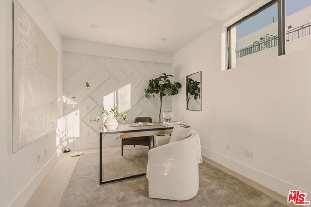 11967 Mayfield Ave 105, Los Angeles, CA 90049