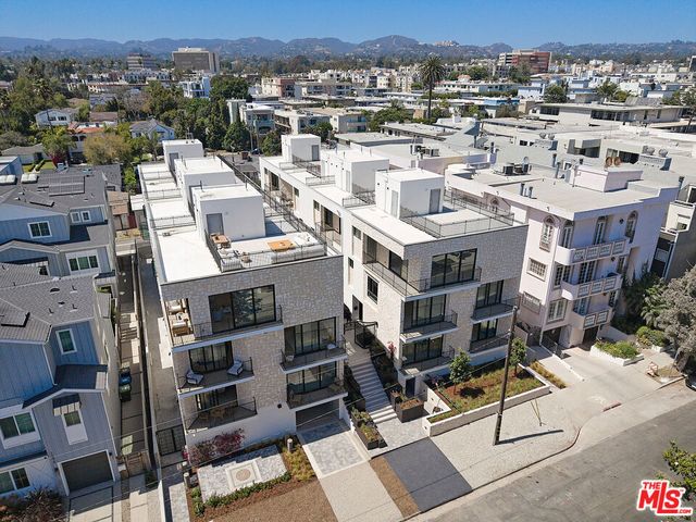 11967 Mayfield Ave 105, Los Angeles, CA 90049