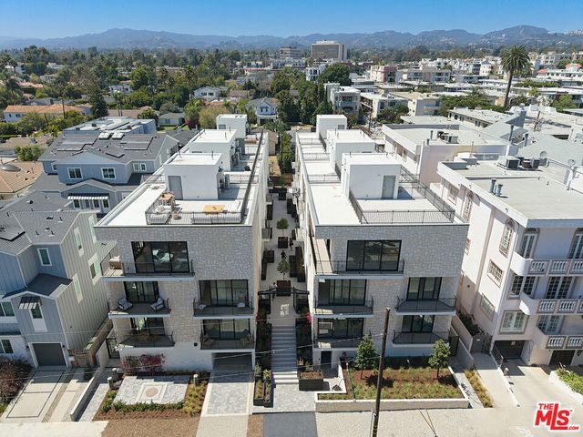 11967 Mayfield Ave 105, Los Angeles, CA 90049
