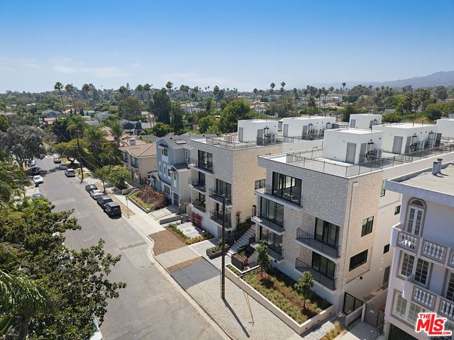 11967 Mayfield Ave 105, Los Angeles, CA 90049