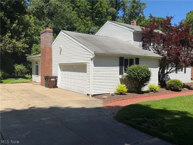 8094 Rolling Brook Road, Northfield, OH 44067