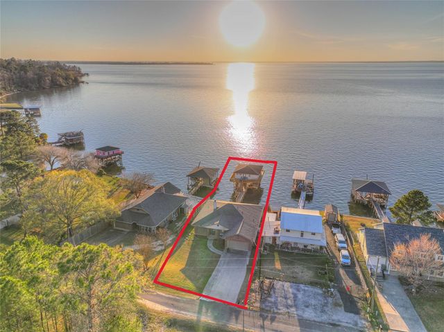 200 Little Dove, Livingston, TX 77351