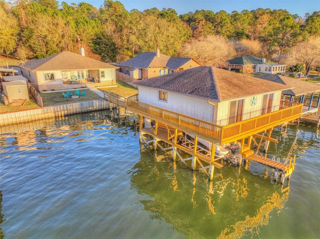 200 Little Dove, Livingston, TX 77351