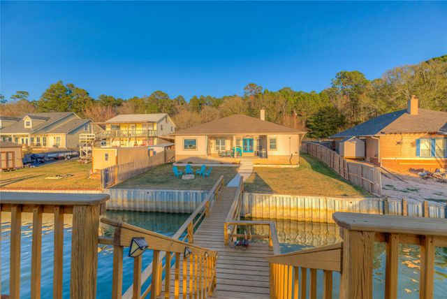 200 Little Dove, Livingston, TX 77351