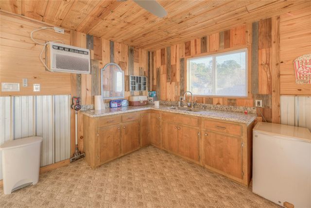 200 Little Dove, Livingston, TX 77351