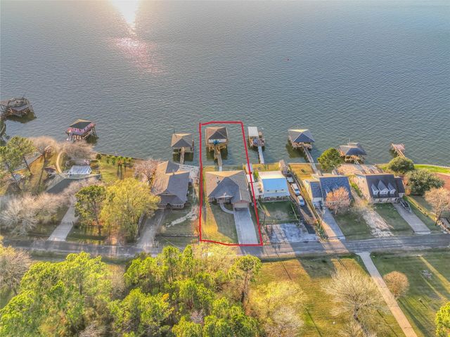 200 Little Dove, Livingston, TX 77351