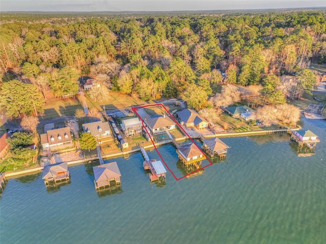 200 Little Dove, Livingston, TX 77351