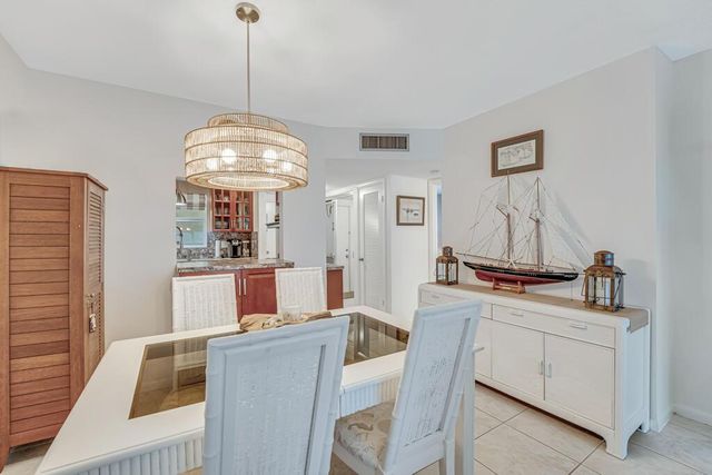 646 Snug Harbor Drive H301, Boynton Beach, FL 33435