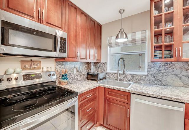 646 Snug Harbor Drive H301, Boynton Beach, FL 33435