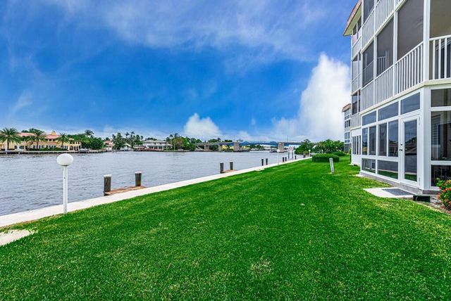 646 Snug Harbor Drive H301, Boynton Beach, FL 33435