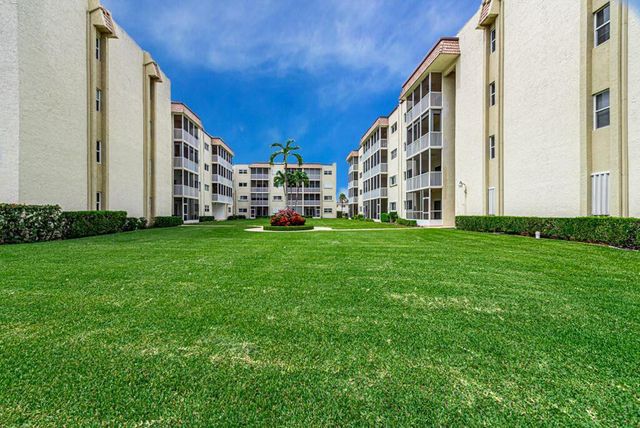 646 Snug Harbor Drive H301, Boynton Beach, FL 33435