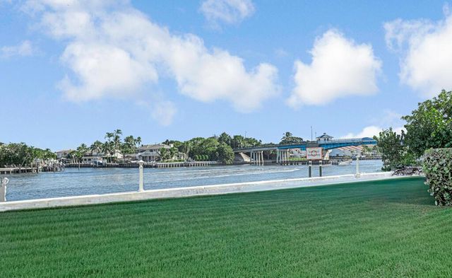 646 Snug Harbor Drive H301, Boynton Beach, FL 33435