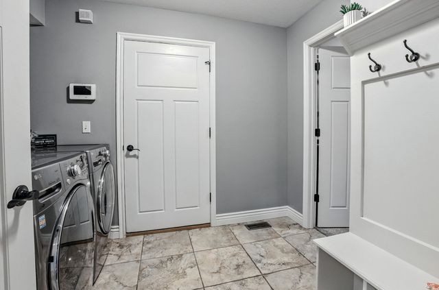 5406 STEEPLECHASE DR, Columbia, MO 65203