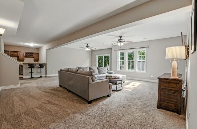 5406 STEEPLECHASE DR, Columbia, MO 65203