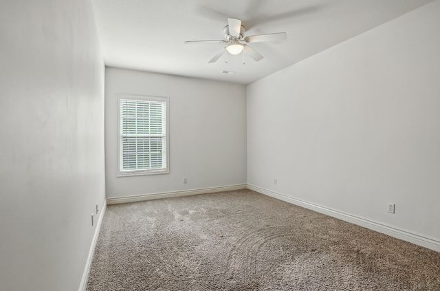 5406 STEEPLECHASE DR, Columbia, MO 65203