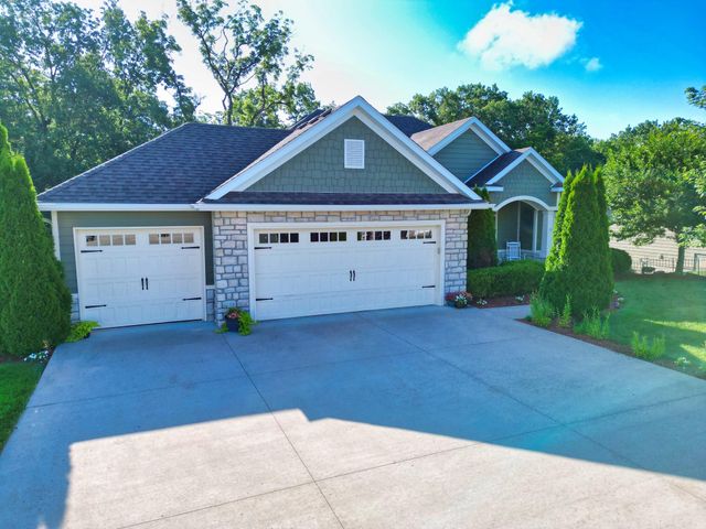 5406 STEEPLECHASE DR, Columbia, MO 65203