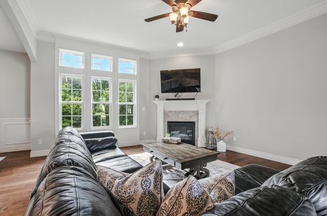5406 STEEPLECHASE DR, Columbia, MO 65203