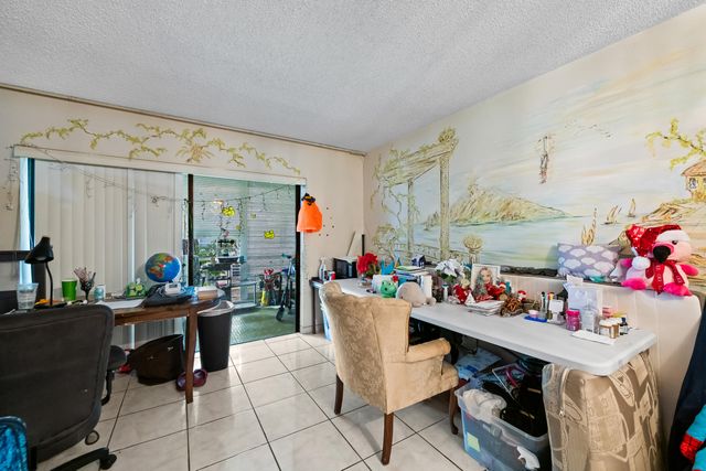 4050 NW 42nd Avenue 215, Lauderdale Lakes, FL 33319