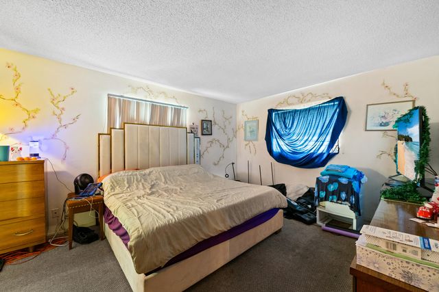 4050 NW 42nd Avenue 215, Lauderdale Lakes, FL 33319