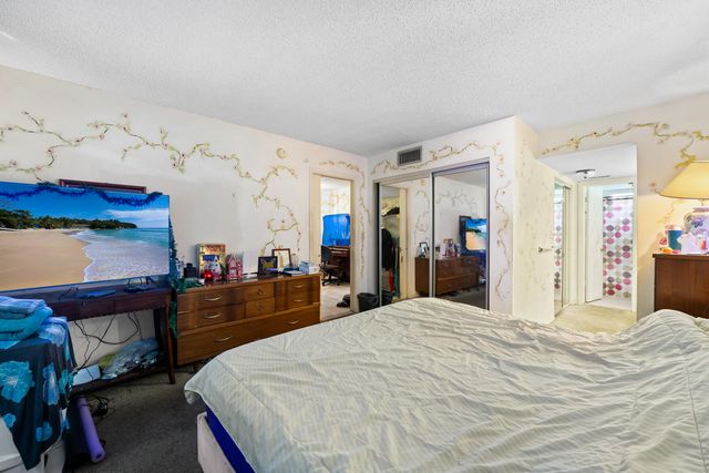 4050 NW 42nd Avenue 215, Lauderdale Lakes, FL 33319