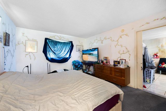 4050 NW 42nd Avenue 215, Lauderdale Lakes, FL 33319