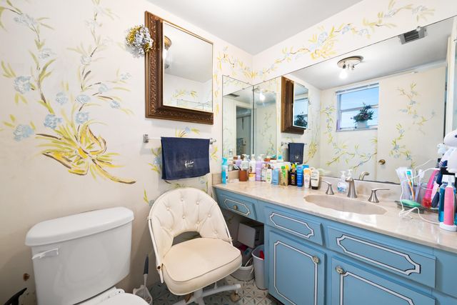 4050 NW 42nd Avenue 215, Lauderdale Lakes, FL 33319