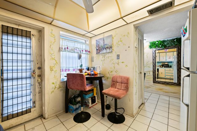 4050 NW 42nd Avenue 215, Lauderdale Lakes, FL 33319