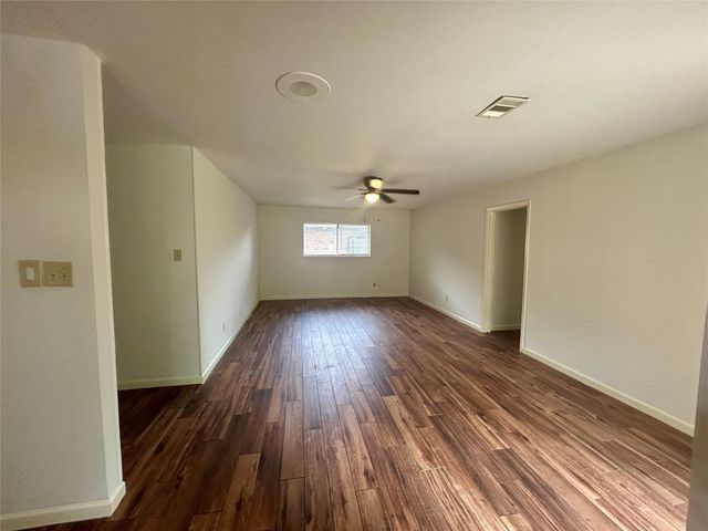 10655 Northbrook Drive, Houston, TX 77043
