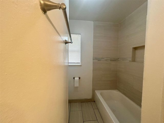 10655 Northbrook Drive, Houston, TX 77043