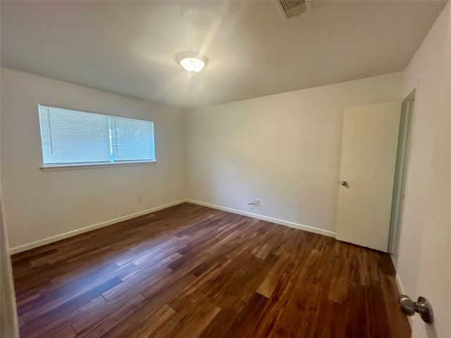 10655 Northbrook Drive, Houston, TX 77043