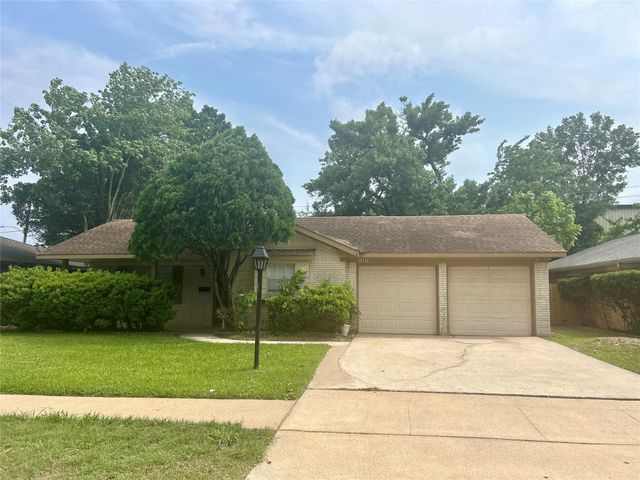 10655 Northbrook Drive, Houston, TX 77043