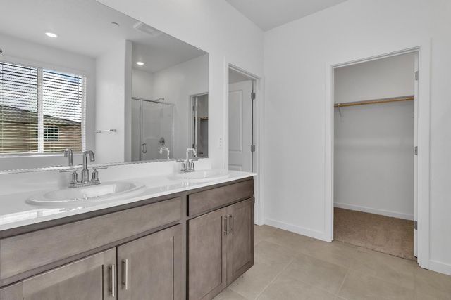 5221 Mount Airy St, Sacramento, CA 95835