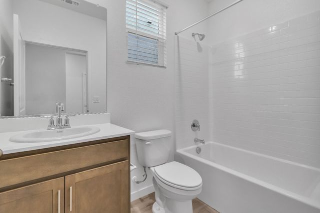 5221 Mount Airy St, Sacramento, CA 95835