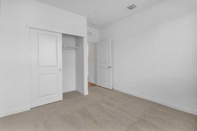 5221 Mount Airy St, Sacramento, CA 95835