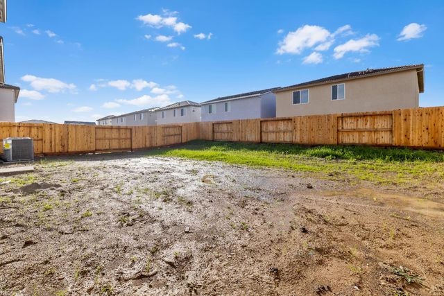 5221 Mount Airy St, Sacramento, CA 95835