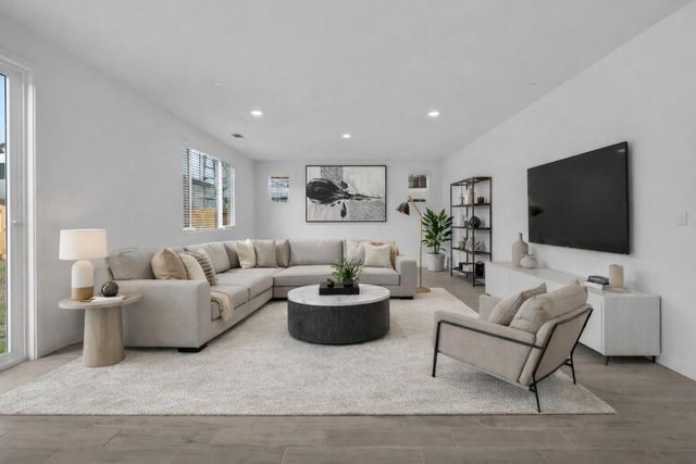 5221 Mount Airy St, Sacramento, CA 95835