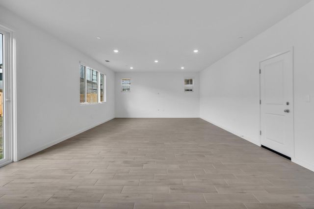 5221 Mount Airy St, Sacramento, CA 95835