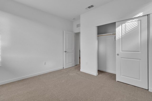 5221 Mount Airy St, Sacramento, CA 95835