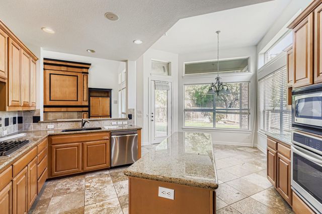 1404 Hidden Glen DR, Round Rock, TX 78681