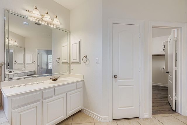 1404 Hidden Glen DR, Round Rock, TX 78681