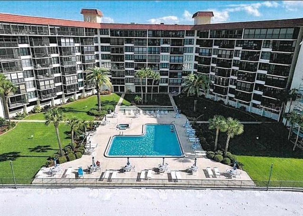 Image 3 of property listing at 18304 GULF BOULEVARD 418, Redington Shores, FL 33708