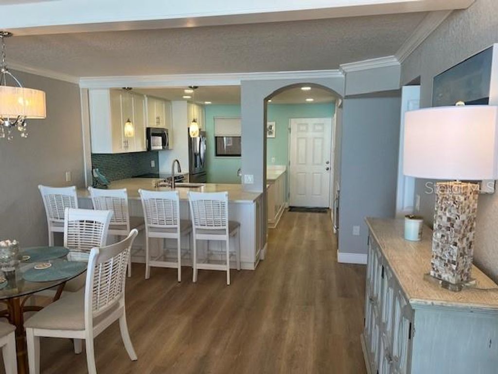 Image 10 of property listing at 18304 GULF BOULEVARD 418, Redington Shores, FL 33708