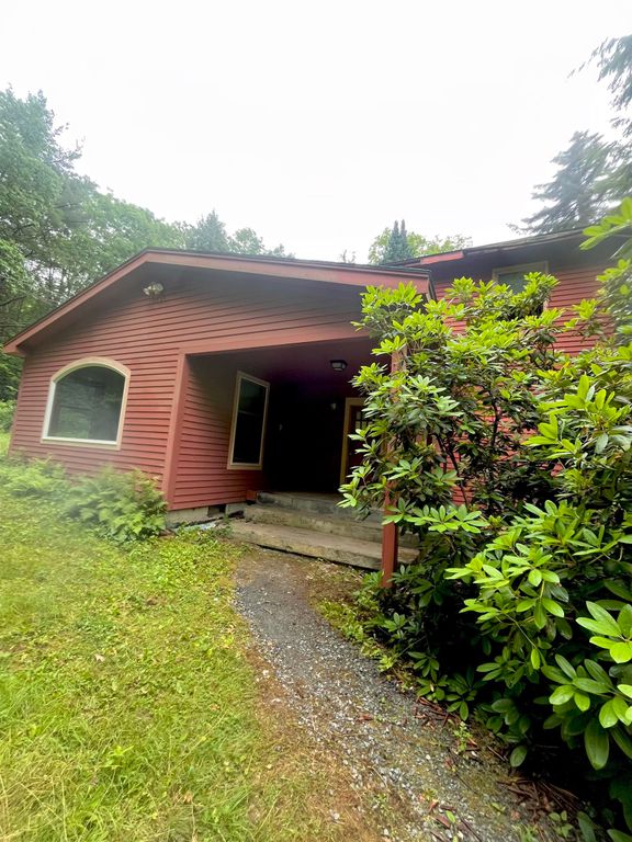 31 Greenleaf Road, Swanzey, NH 03446
