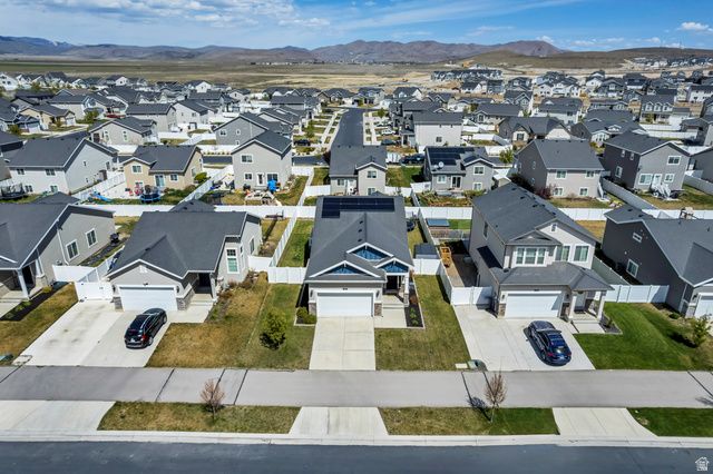 1529 E ERICKSON KNOLL LN, Eagle Mountain, UT 84005