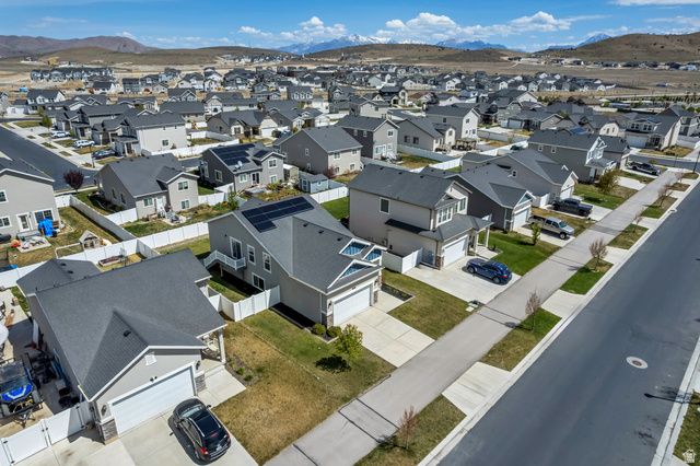 1529 E ERICKSON KNOLL LN, Eagle Mountain, UT 84005