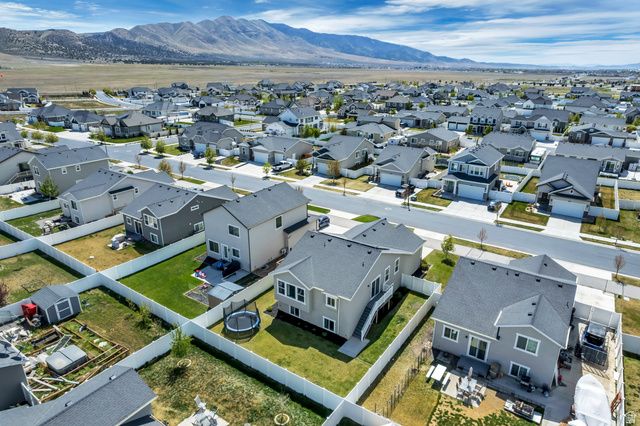 1529 E ERICKSON KNOLL LN, Eagle Mountain, UT 84005