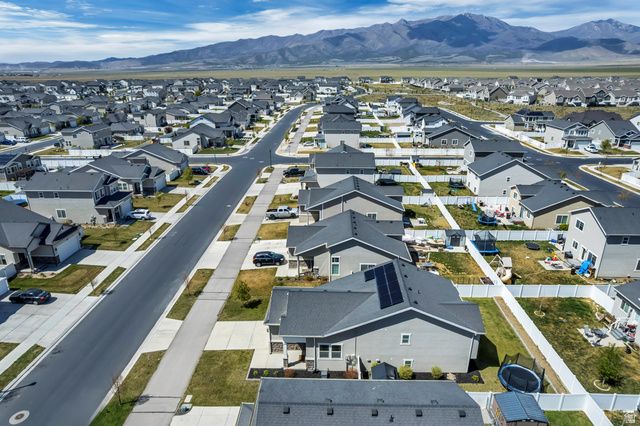 1529 E ERICKSON KNOLL LN, Eagle Mountain, UT 84005