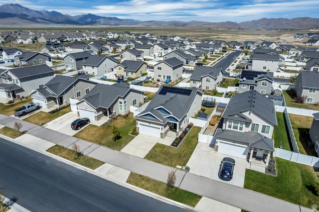 1529 E ERICKSON KNOLL LN, Eagle Mountain, UT 84005